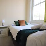 Flash Sale Kempton 2 Bedroom Flat Bn224Eat04