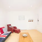 Orchard House-Luxury House With Hot Tub Sleeps 12