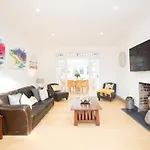 Orchard House-Luxury House With Hot Tub Sleeps 12