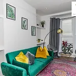 1 Bed Apartment-Sea Views- Relocation-Business-By The Relaxation Serviced Apartments