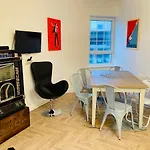Funky Unique 2-Bedroom Apartment With Parking