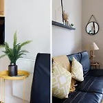 Great 2 Bedroom Apt By The Beach And Town