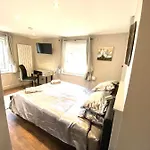 Modern Stylish Apartment At Brighton Station