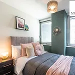 Light & Modern 2-Bed By The Beach - A Hidden Gem By Sharphaus Short Lets & Serviced Accommodation Management
