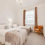 Ivy House Apartment