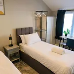 Brandnew Stylish House With Patio For 6 In Central Brighton
