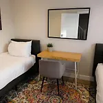 Brandnew Stylish House With Patio For 6 In Central Brighton