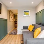 The Hideaway By The Sea - Free Parking