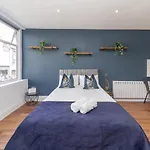 2Cq*Morden Studio Flat *Moments Away From Brighton Seafront