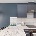 2Cq*Morden Studio Flat *Moments Away From Brighton Seafront