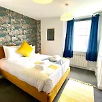 Stylish Coastal Home In The Centre Of Brighton