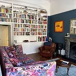 Spacious Hove Sea View Apartment