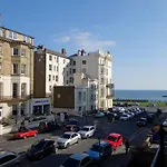 Spacious Hove Sea View Apartment