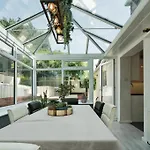 5 Bedroom Home In Brighton With Hot Tub