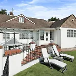 5 Bedroom Home In Brighton With Hot Tub