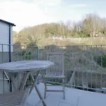 2 Bedroom Brighton Apartment With Sea View