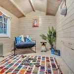 Beach Hut Hideaway By My Getaways