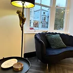 Luxury In The Lanes- Nearby Beach, Theatre, Pavilion