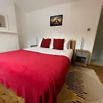 The Pearl - Stylish 3 Bedrooms House In Great Central Location