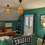 City Beach Loft Apartment Free Parking