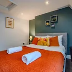 3 Bedroom 2 Bath I Next To Brighton Beach I Slp 10