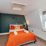 3 Bedroom 2 Bath I Next To Brighton Beach I Slp 10