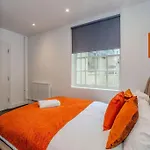 2 Bedroom 2 Bath I Next To Brighton Beach I Sleep 6