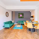 Central 2 Bedroom Flat With Roof Terrace I Next To Brighton Beach I Sleep 8 Guests