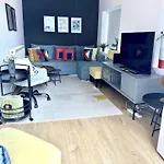 Deluxe Beach House Brighton