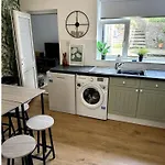 Deluxe Beach House Brighton