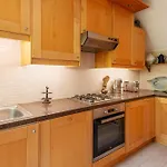 3Br Apt 5 Min To Brightonstation