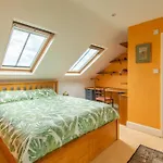 3Br Apt 5 Min To Brightonstation