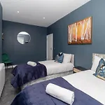 Seafront And Central Two Bedrooms Flat - Code Bn12Sil05
