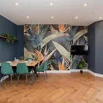 Seafront And Central Two Bedrooms Flat - Code Bn12Sil05
