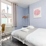 Modern And Stylish 2 Bedroom House In Brighton