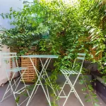Modern And Stylish 2 Bedroom House In Brighton