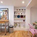 Host & Stay - George Street Townhouse
