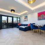Host & Stay - Astoria Apartment
