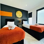 Central One Bedroom Flat Next To Brighton Beach I Sleep 5 Guests