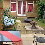 Bright House, Good Connections To Brighton