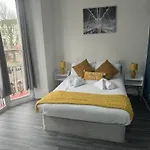 Avalon Hotel