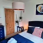 Super King Bedroom With Large Ensuite