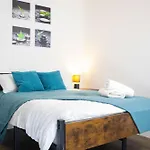 Central 2 Bed 2 Bath Apartment Near Brighton College, Beach, Hospital - Long Stay Offers