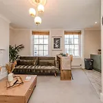 Elegant 1 Bedroom Flat Near Brighton Pier And Lively Kemptown
