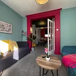 Garden Town Flat Central Accommodating 8 Guests