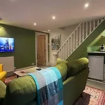 Thomas Kemp Suite