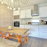 Urban Chic - Loft Style Central Apt 2 To 6 Guest