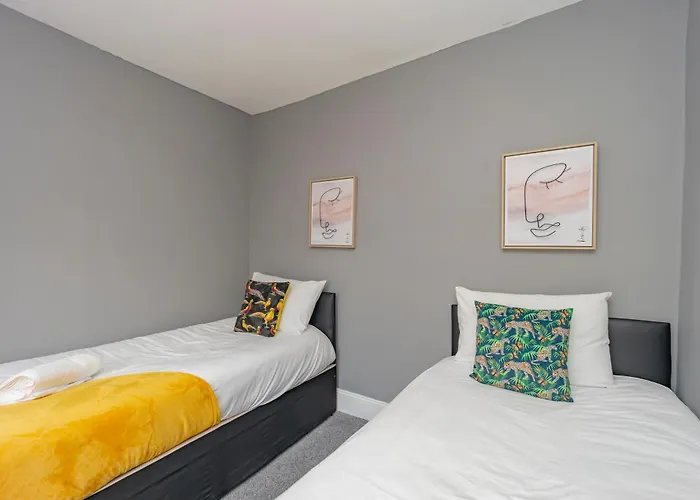 Funky 3Bedroom House Next To Brighton Station