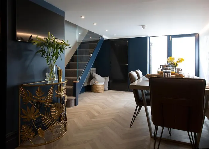 Jewel Of Kemptown - Luxury Townhouse, Sleeps 9
