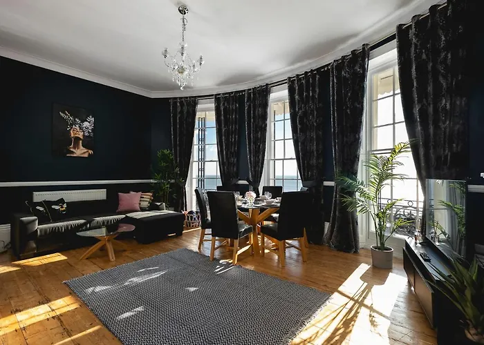 Marine Parade Sea View 2-Bedroom Apartment